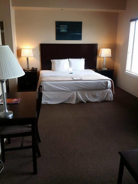 Ambassador Inn & Suites Baldwin Экстерьер фото